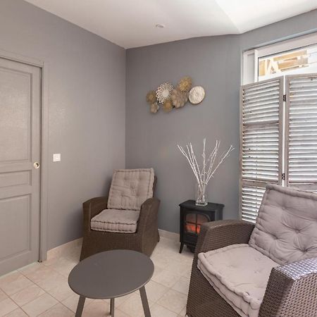 Gémozac Le Comptoir Des Ecoliers B&B 외부 사진