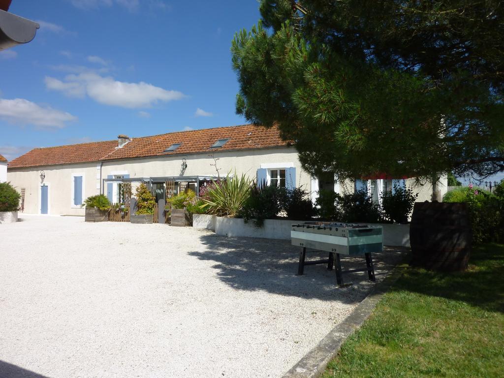 Gémozac Le Comptoir Des Ecoliers B&B 외부 사진