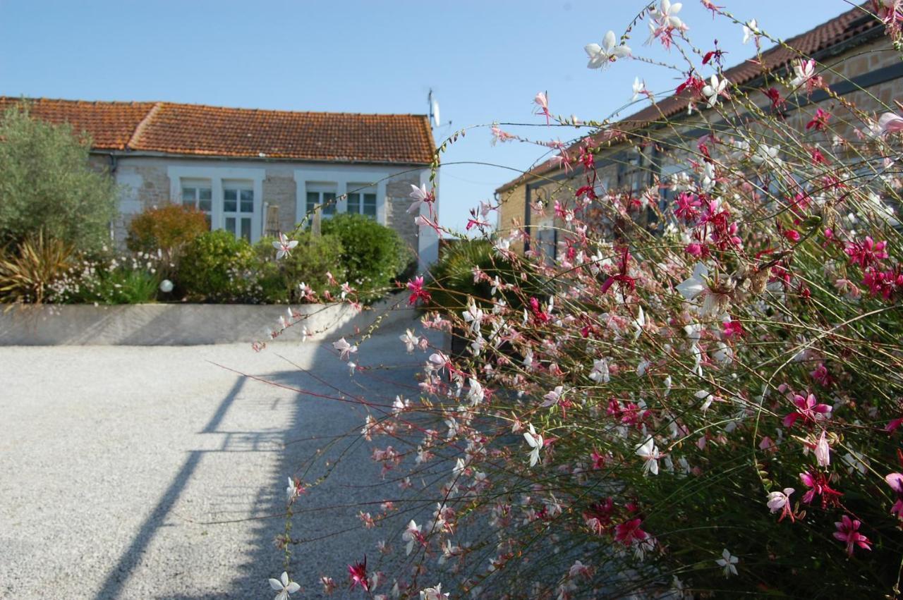 Gémozac Le Comptoir Des Ecoliers B&B 외부 사진
